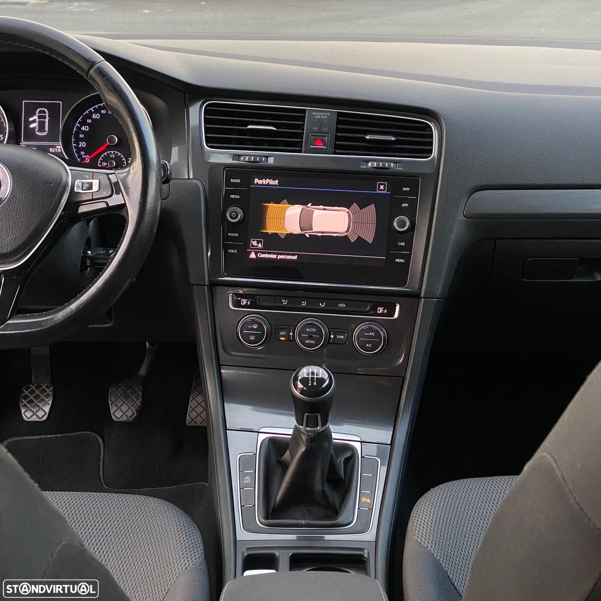 VW Golf 1.6 TDI Highline - 8