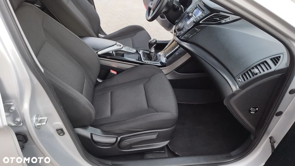 Hyundai i40 Kombi blue 1.6 Family - 30