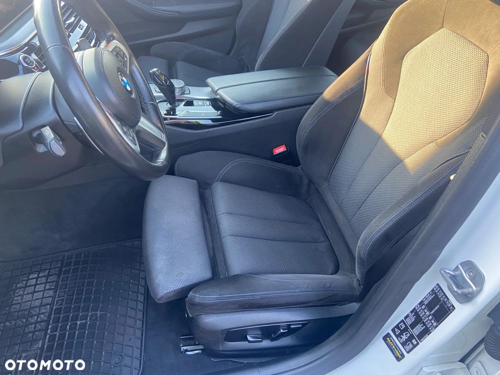 BMW Seria 5 520d xDrive - 11