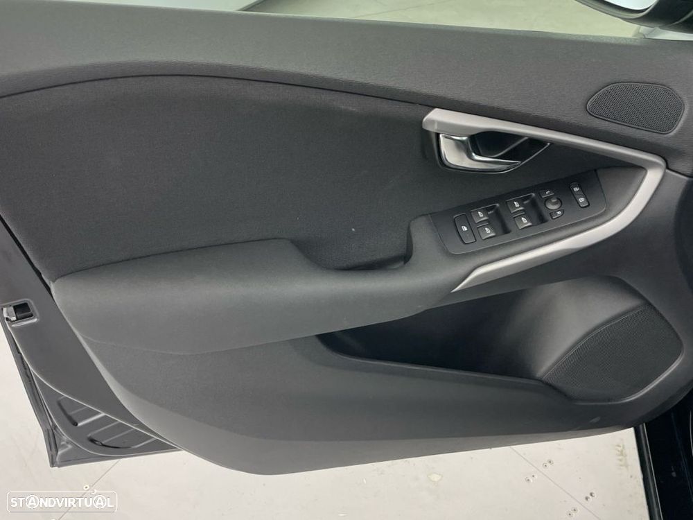 Volvo V40 Cross Country 2.0 D2 Pro - 18