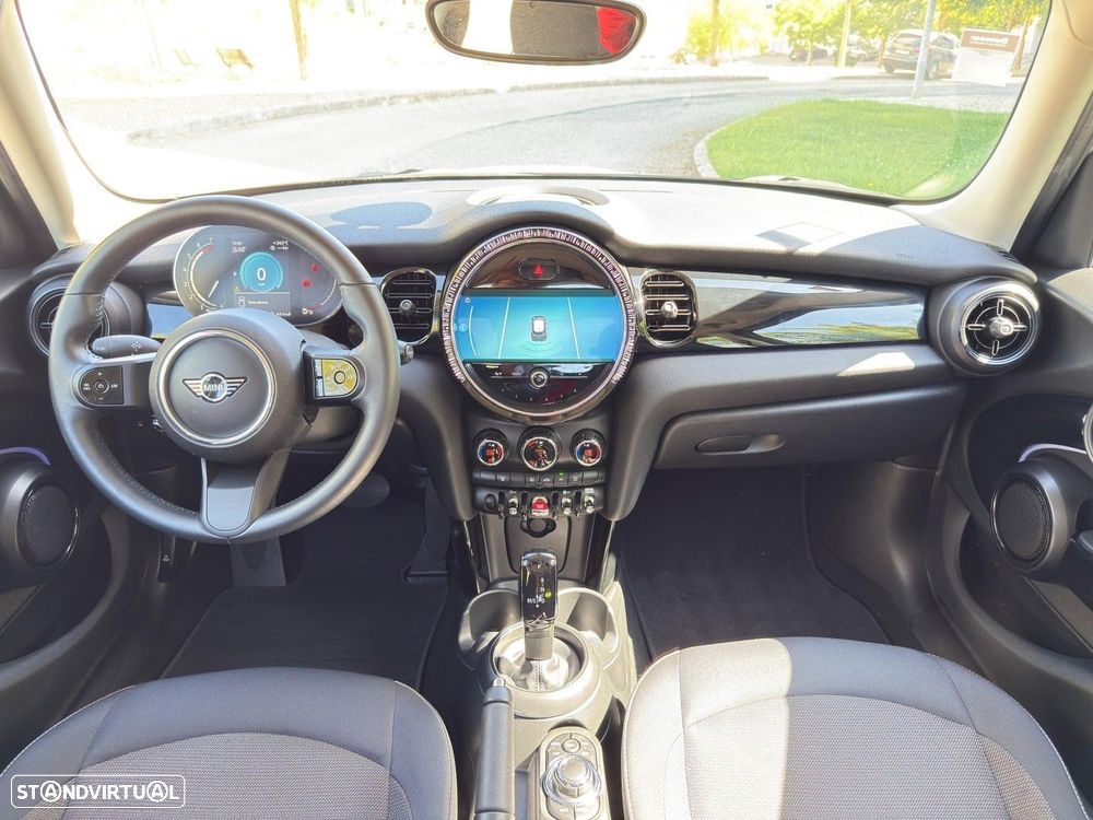 MINI 5 Portas Cooper Premium Essential Auto - 20