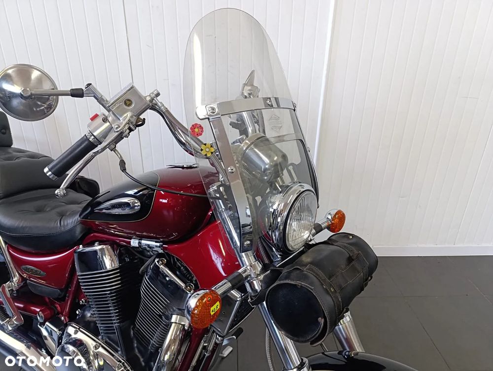 Suzuki Intruder - 16