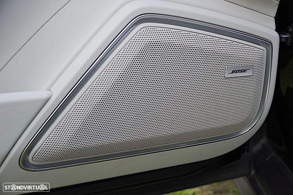 Porsche Panamera 4 E-Hybrid - 24