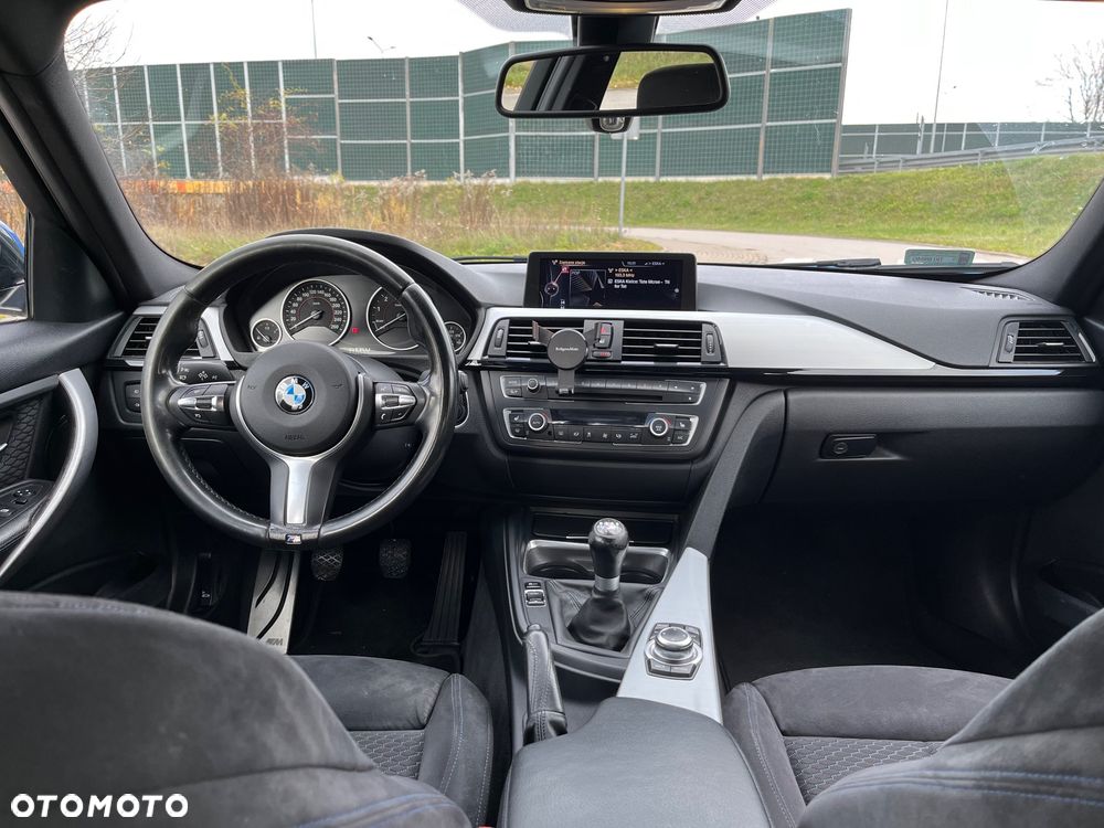 BMW Seria 3 320i M Sport - 6