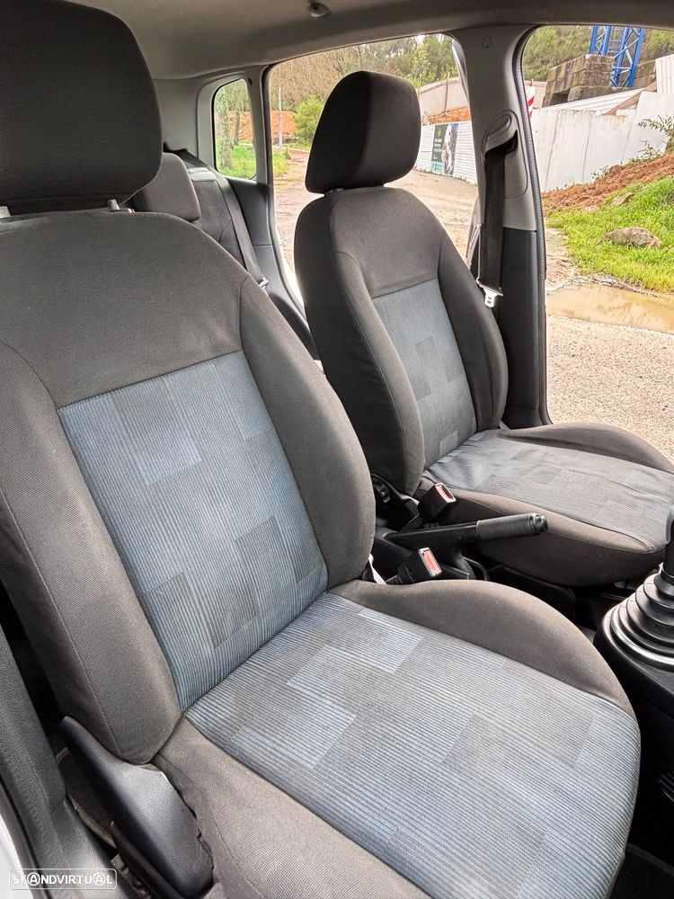 Ford Fiesta 1.4 TDCI Ambiente - 8