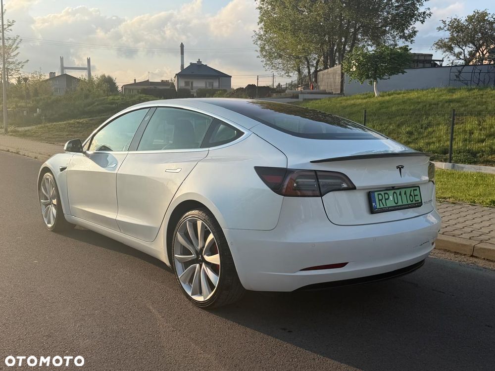 Tesla Model 3 - 9