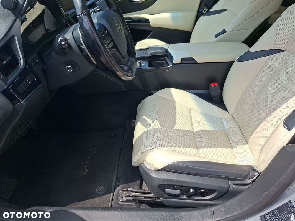 Lexus ES 300h Prestige - 11