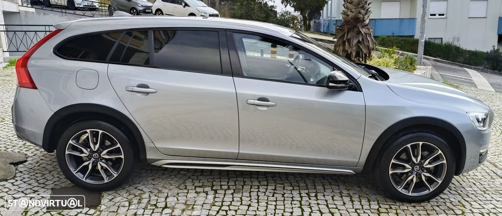 Volvo V60 Cross Country 2.0 D3 Momentum - 12