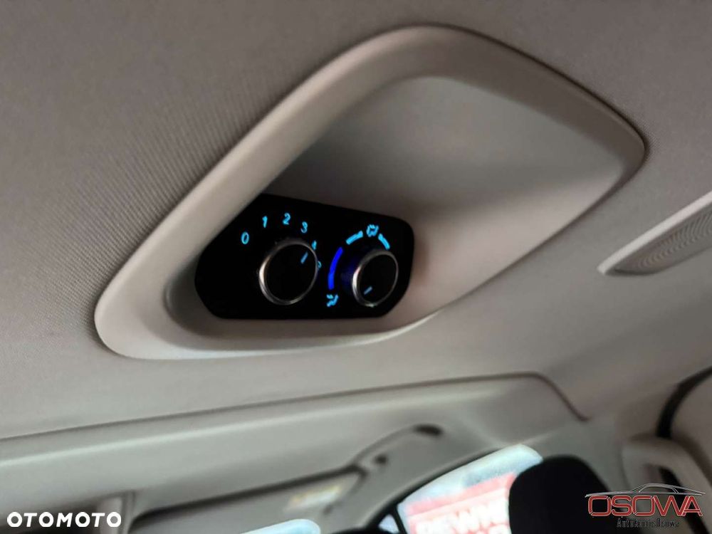 Ford Tourneo Custom - 29