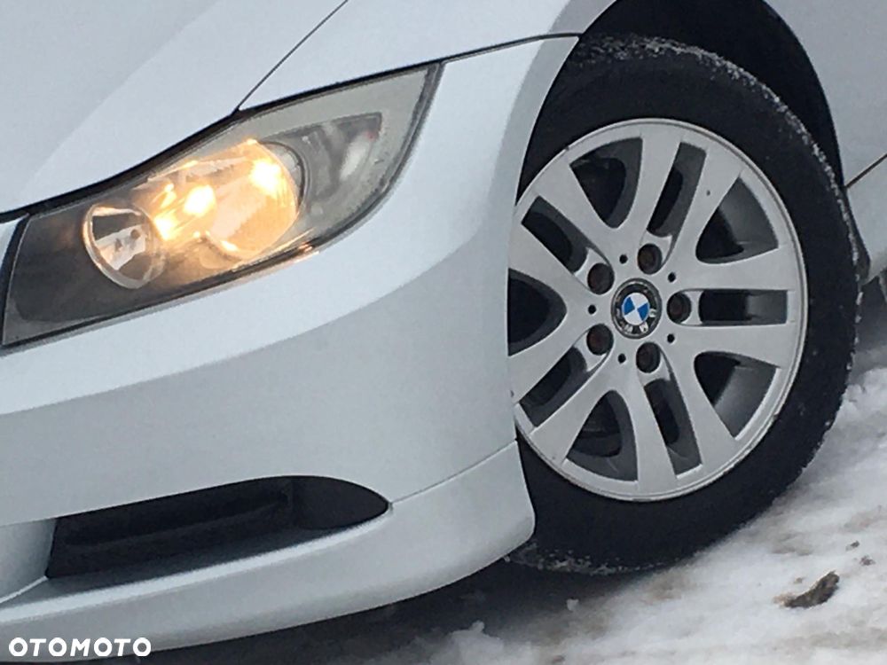 BMW Seria 3 320d - 25