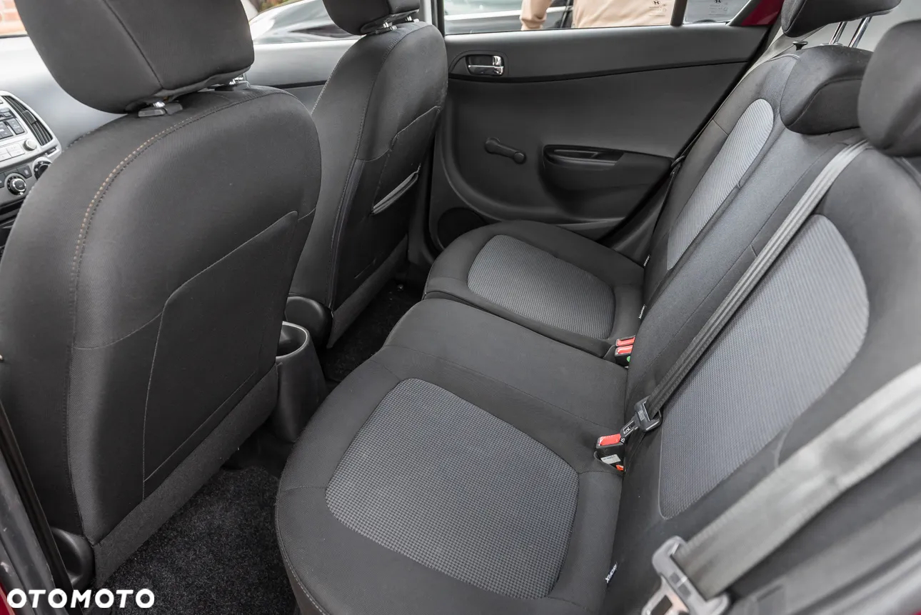 Hyundai i20 - 19