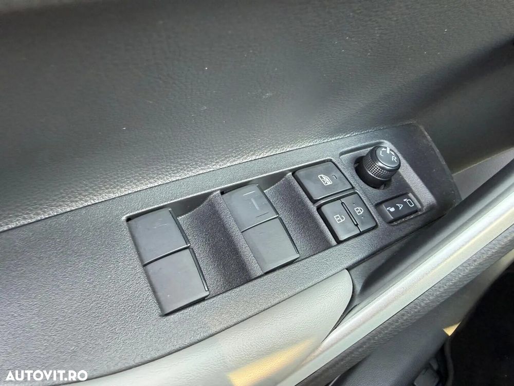 Toyota Corolla Cross - 25