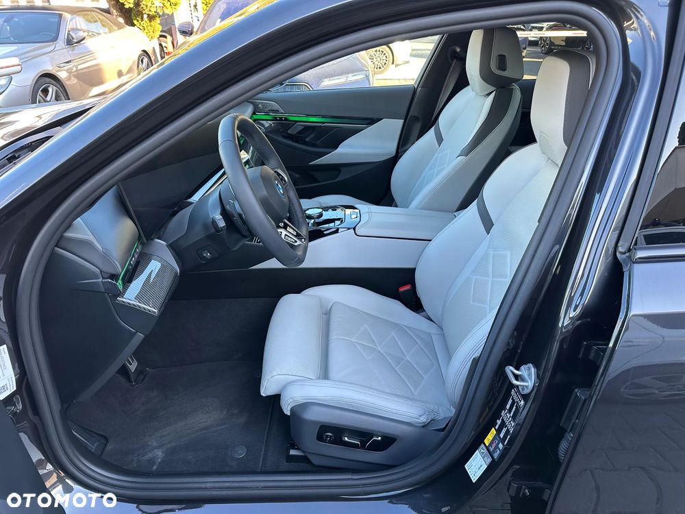 BMW Seria 5 530e xDrive PHEV M Sport Edition - 7