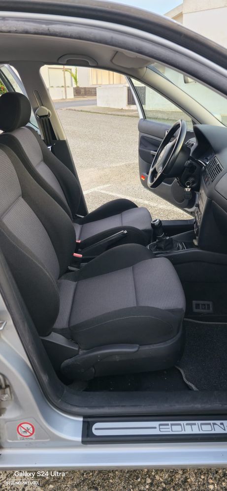 VW Golf 1.6i 25 Anos - 4