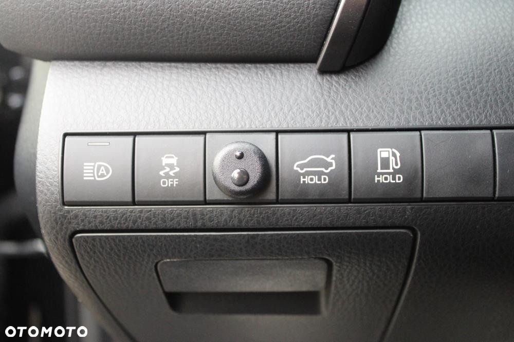Toyota Camry - 12