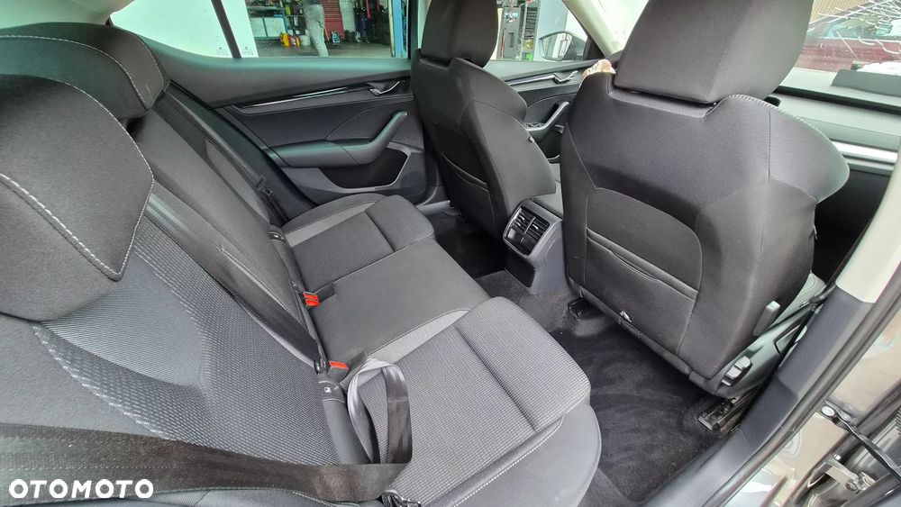 Skoda Octavia 1.5 TSI mHEV Selection DSG - 18