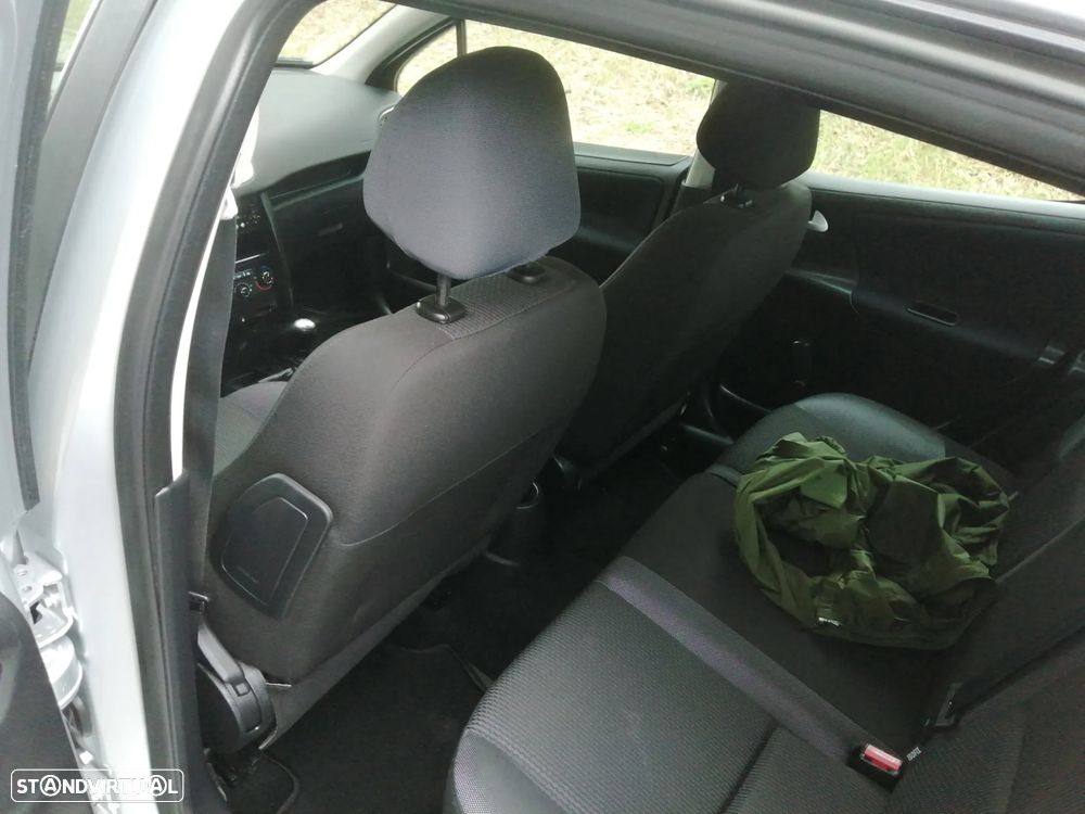 Peugeot 207 1.4 HDi Premium - 8