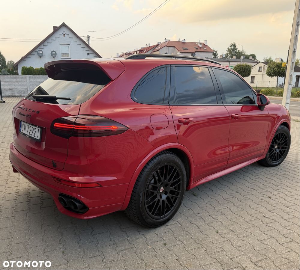 Porsche Cayenne - 5