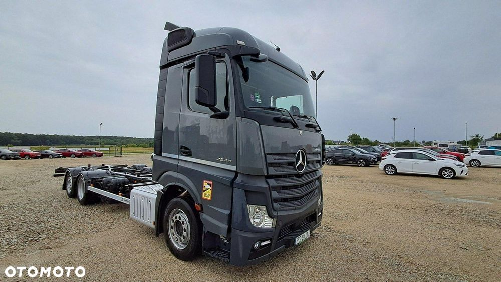 Mercedes-Benz Actros - 1