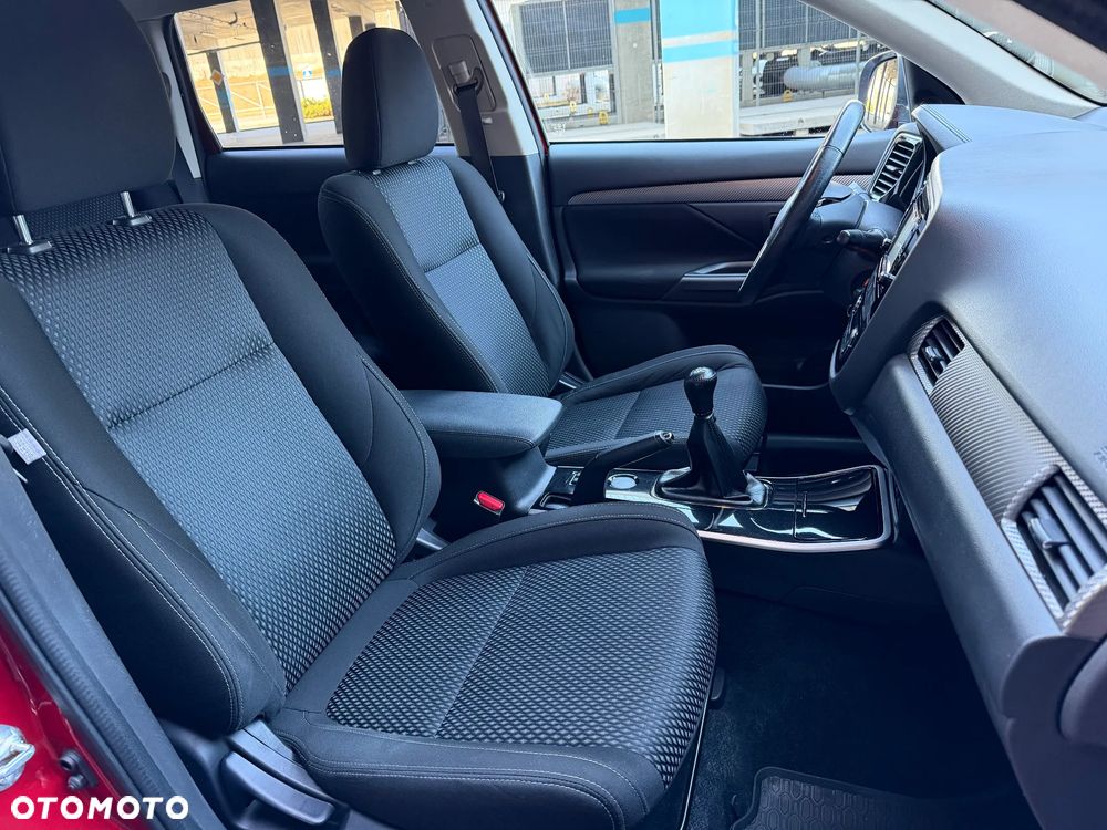 Mitsubishi Outlander 2.0 2WD Diamant - 24