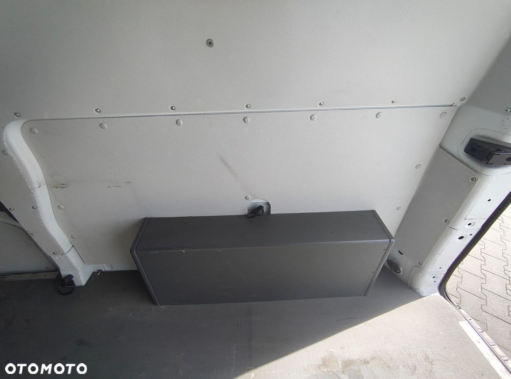 Ford TRANSIT CUSTOM - 8