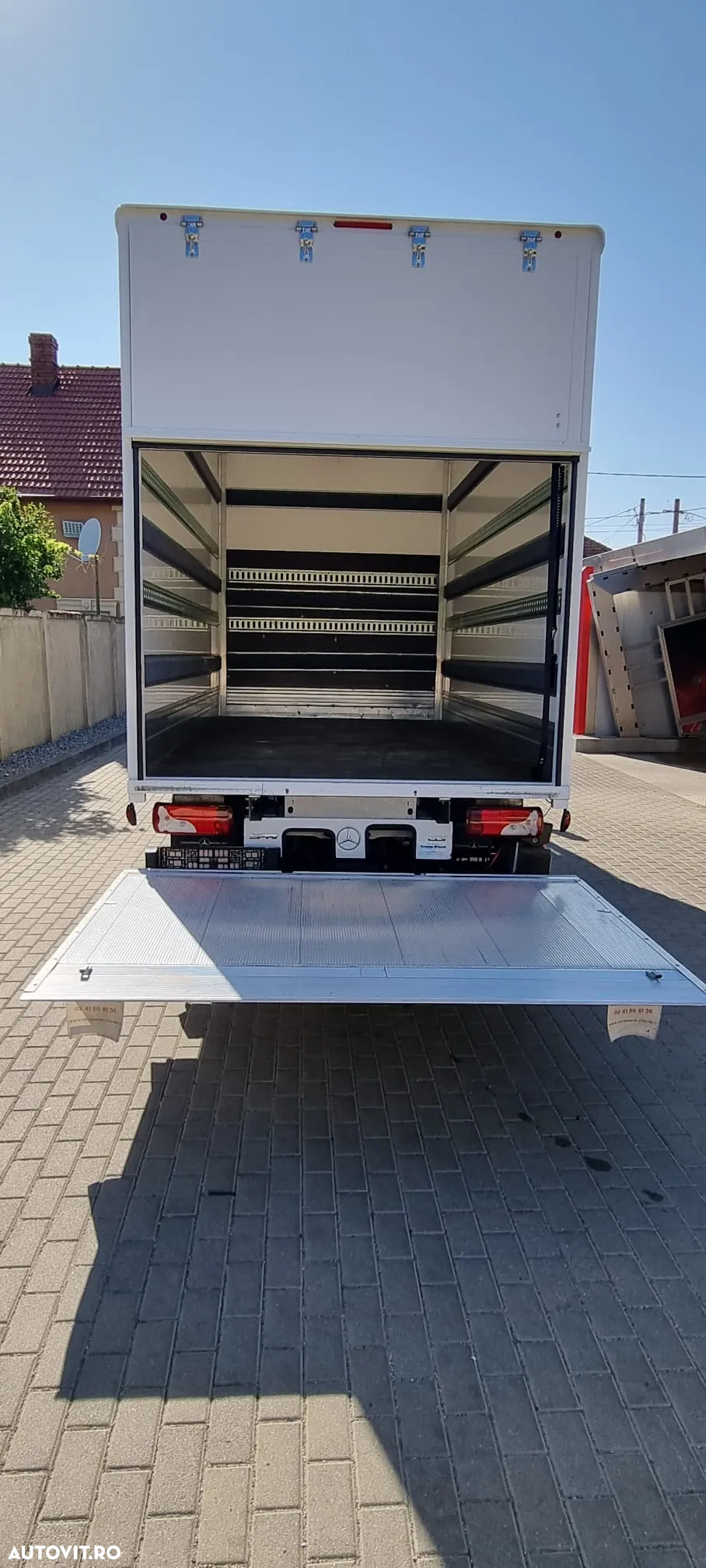Mercedes-Benz Sprinter - 15