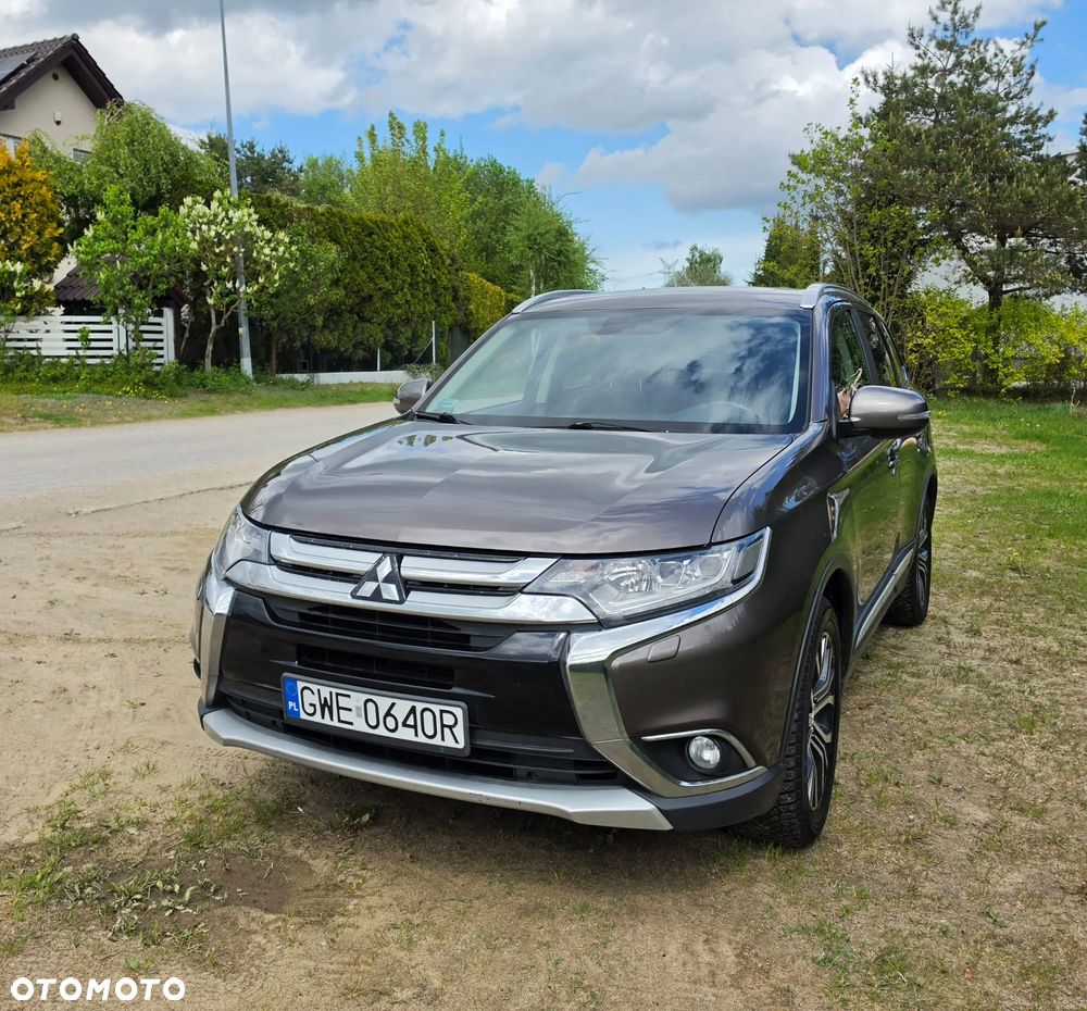 Mitsubishi Outlander 2.0 Instyle + 4WD CVT - 10