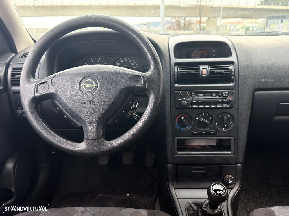 Opel Astra 1.4i Sportive - 13