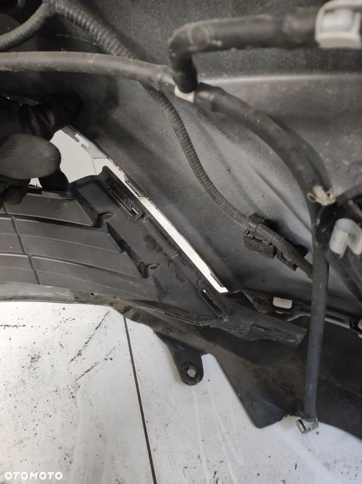 Zderzak przód przedni kompletny 4xpdc Toyota RAV4 IV lift - 16