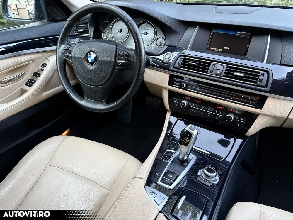 BMW Seria 5 525d Aut. Luxury Line - 11