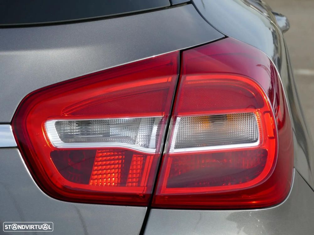 Mercedes-Benz GLA 180 d Urban Aut. - 12