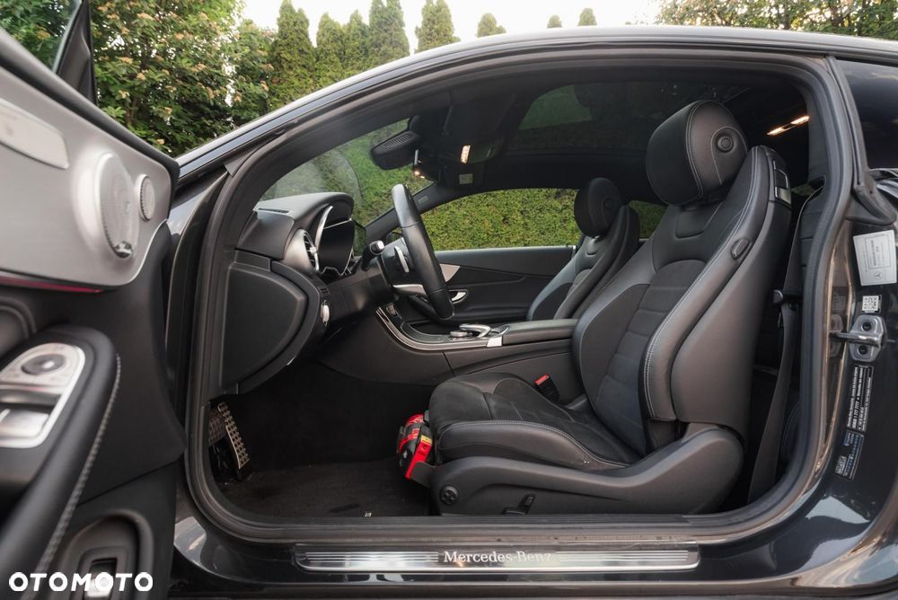Mercedes-Benz Klasa C 300 9G-TRONIC AMG Line Plus - 14