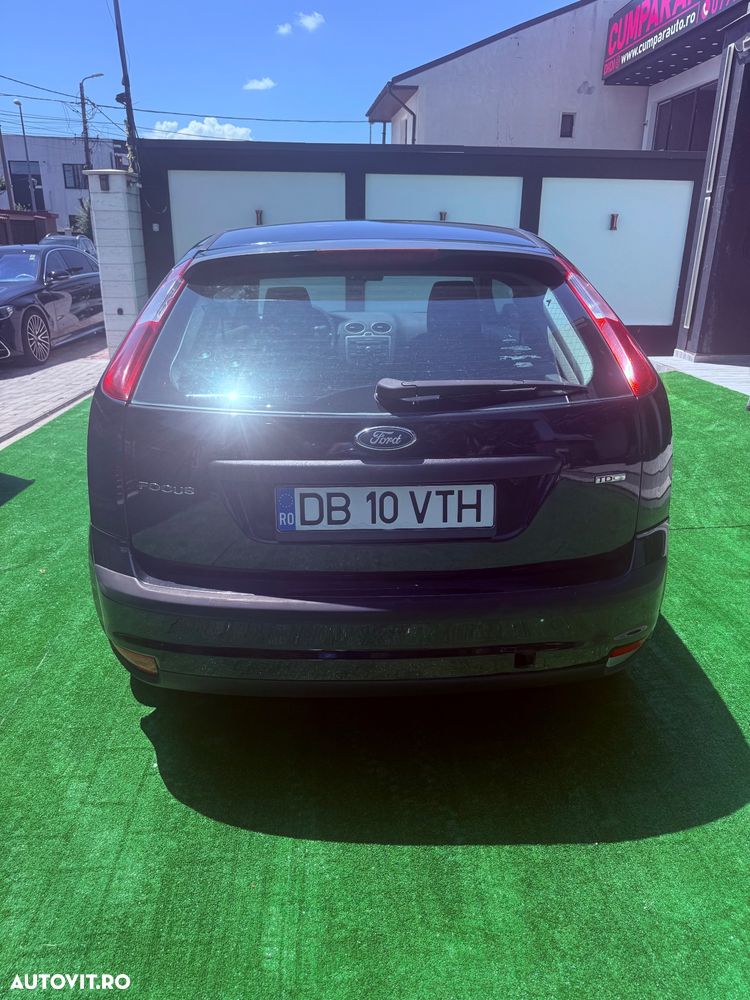 Ford Focus 2.0i Titanium - 4