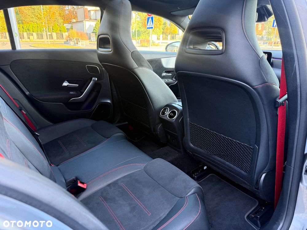 Mercedes-Benz Klasa A 35 AMG 4-Matic 7G-DCT - 23