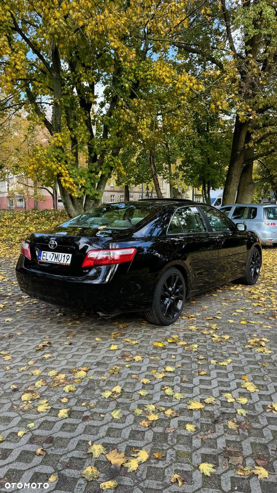 Toyota Camry 2.4 XLE - 3