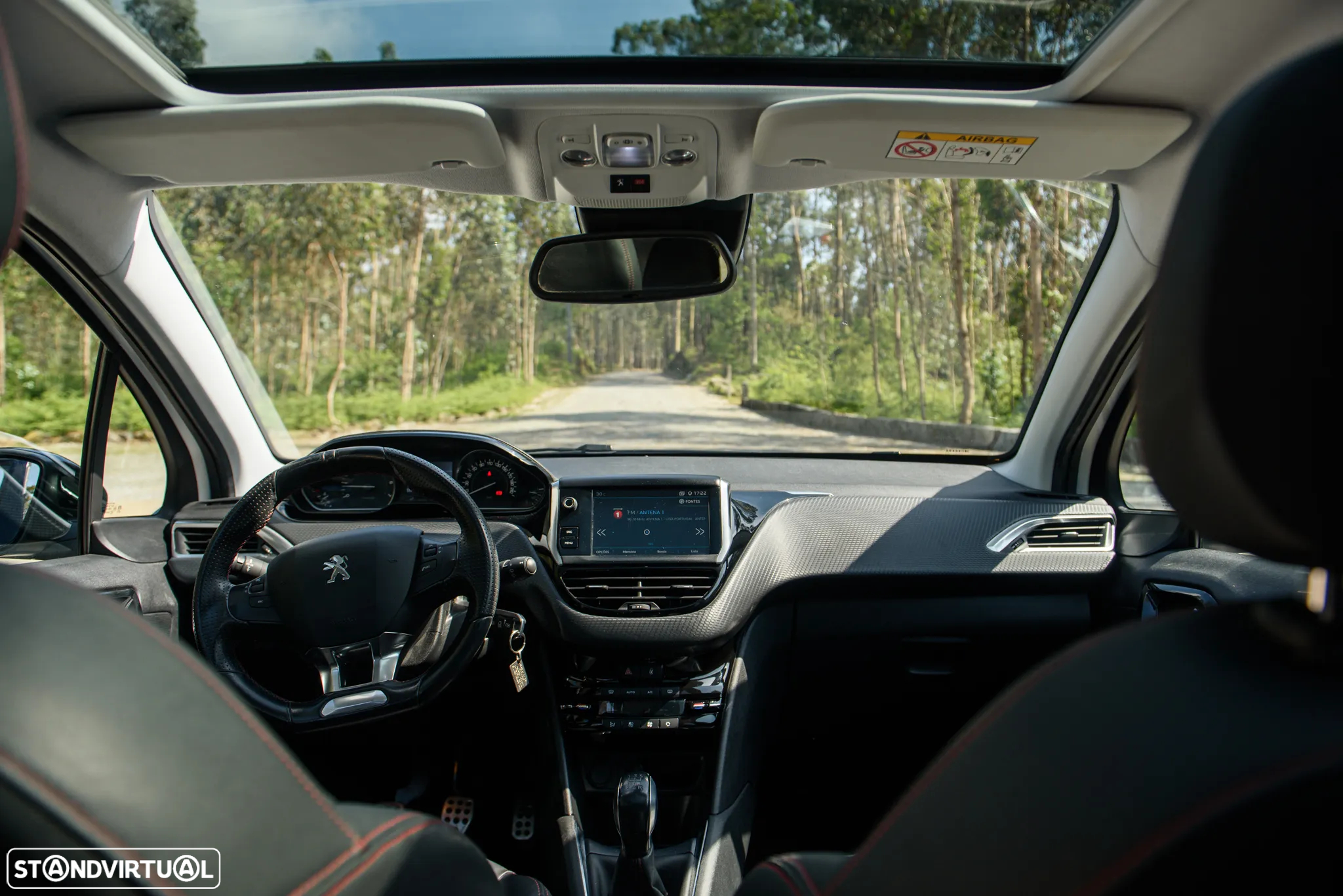 Peugeot 208 1.2 PureTech GT Line - 40