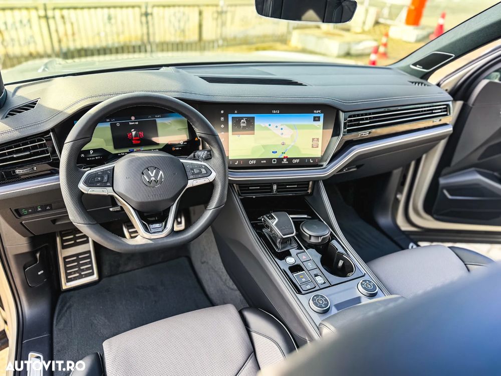 Volkswagen Touareg V6 TDI 4MOTION R-Line - 11
