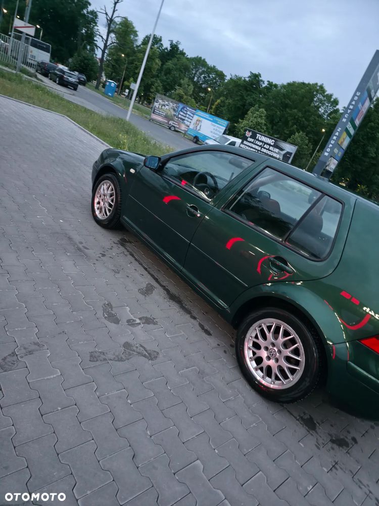Volkswagen Golf - 2