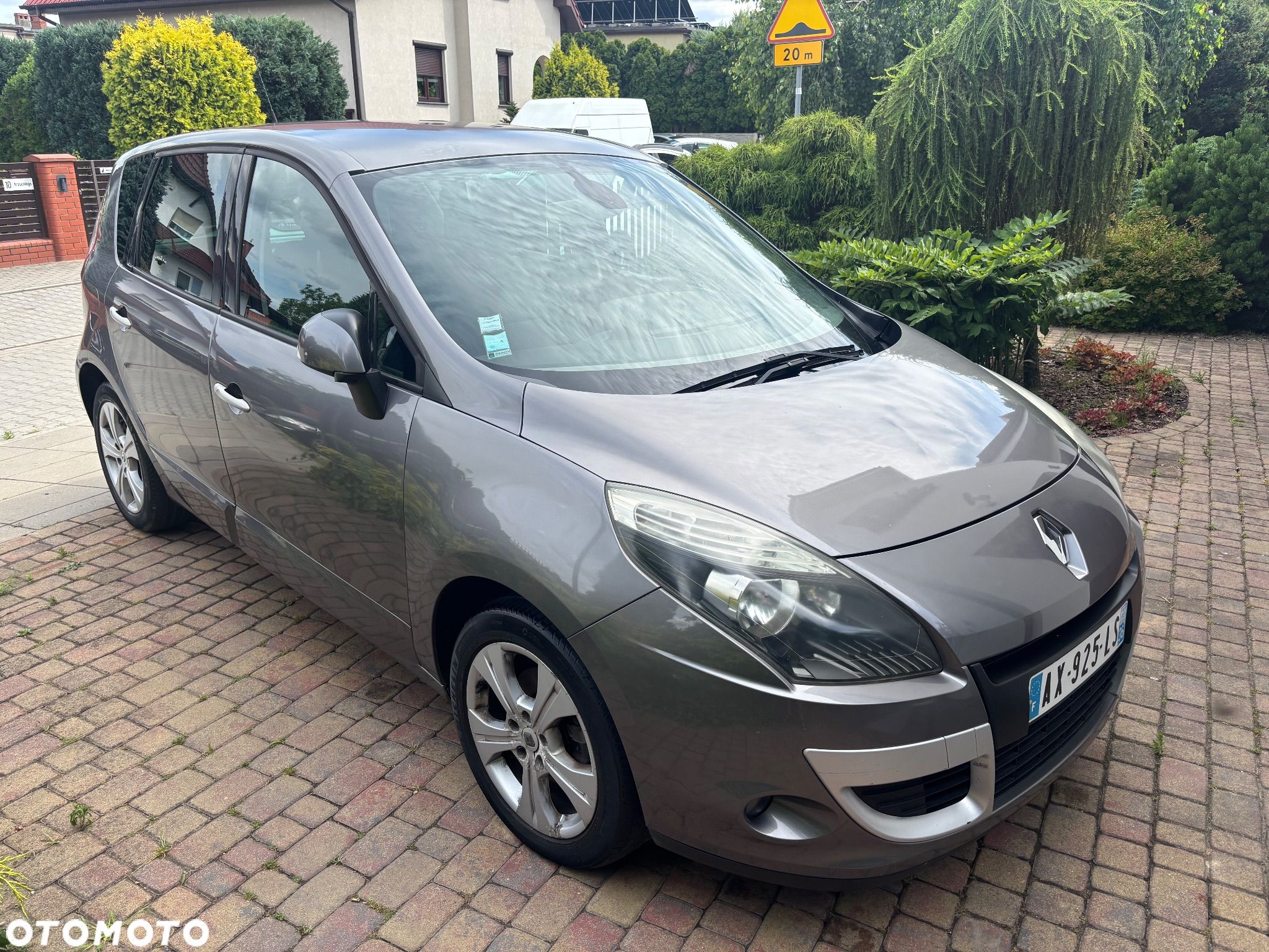 Renault Scenic 1.9 dCi FAP Dynamique - 1
