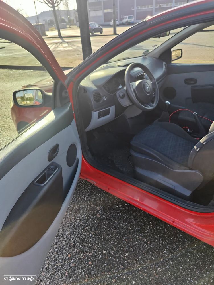 Renault Clio 1.2 16V 75 Dynamique - 8