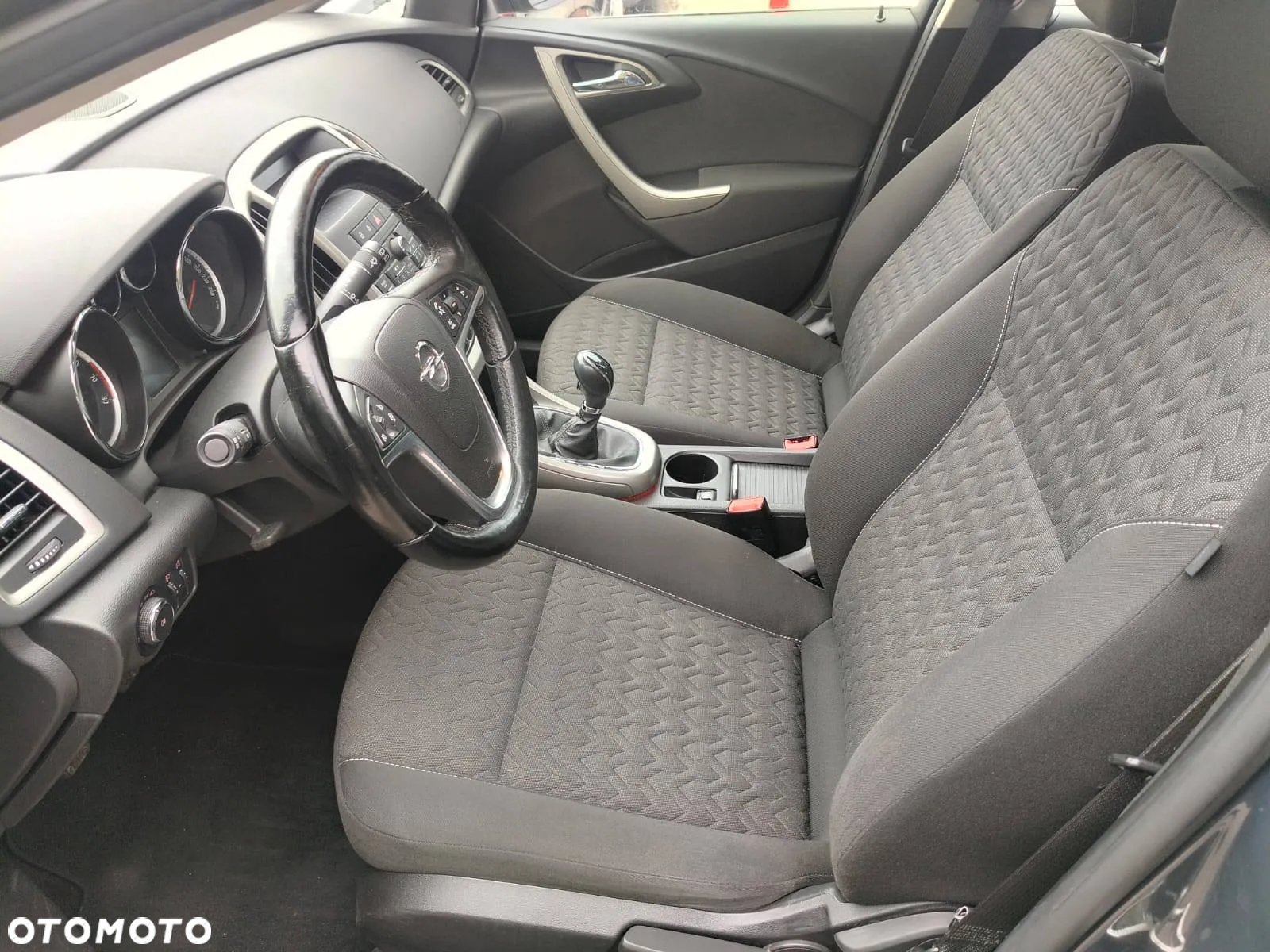 Opel Astra GTC 1.4 Turbo - 17