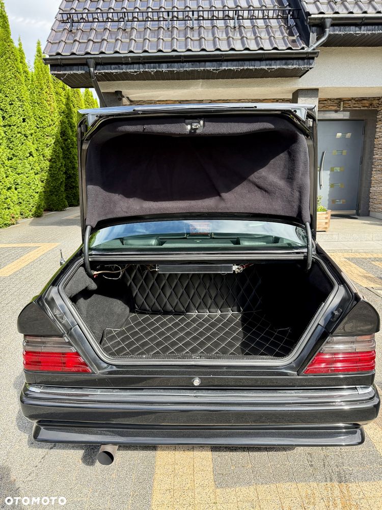 Mercedes-Benz W124 (1984-1993) - 17