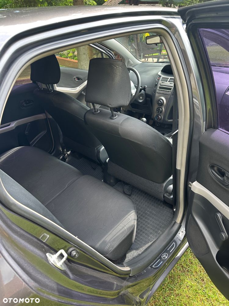 Toyota Yaris 1.0 Terra - 8