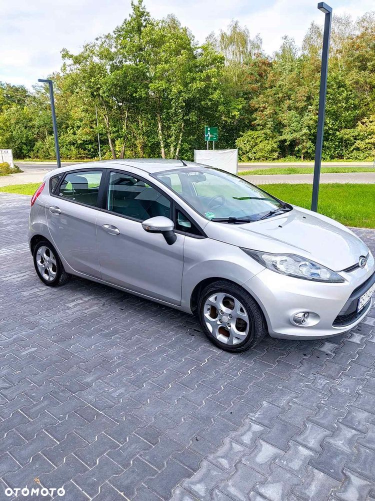 Ford Fiesta - 10