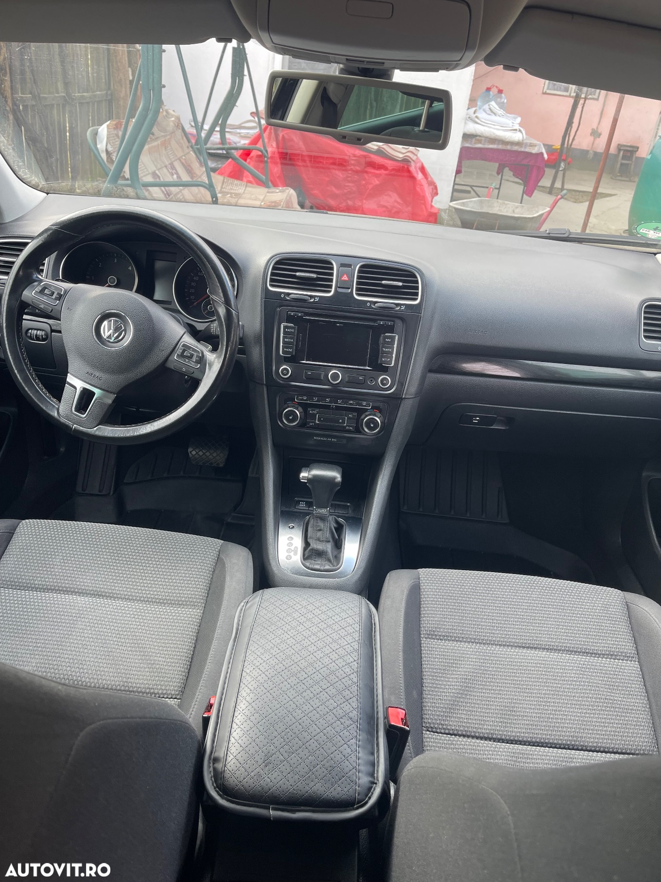 Volkswagen Golf 2.0 TDI Comfortline DSG - 12