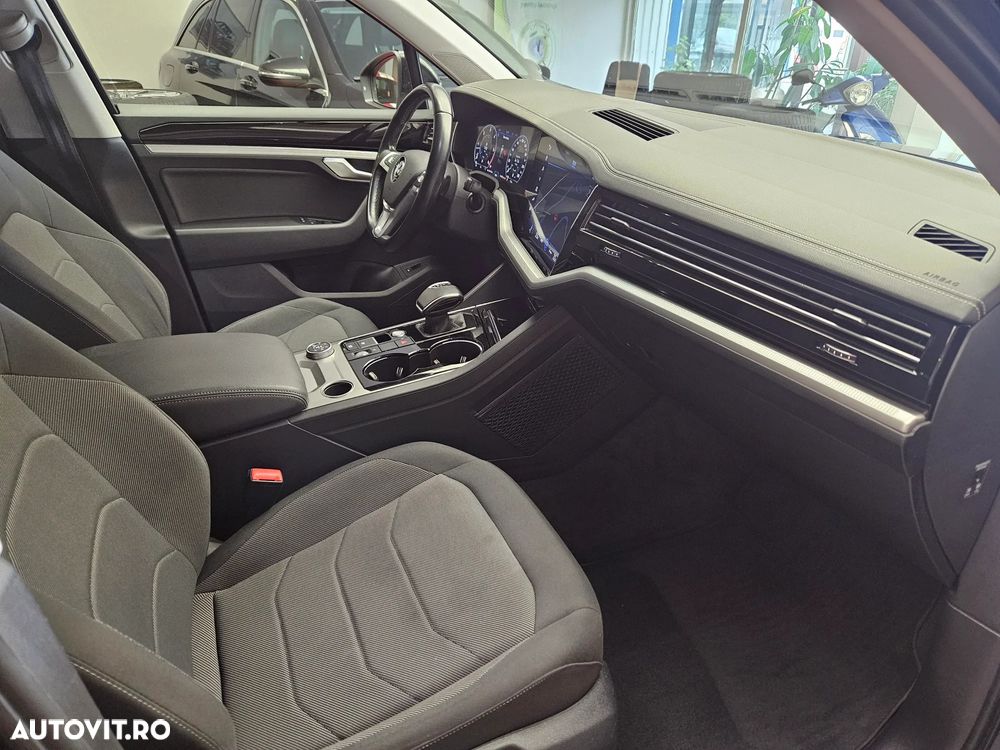 Volkswagen Touareg - 16