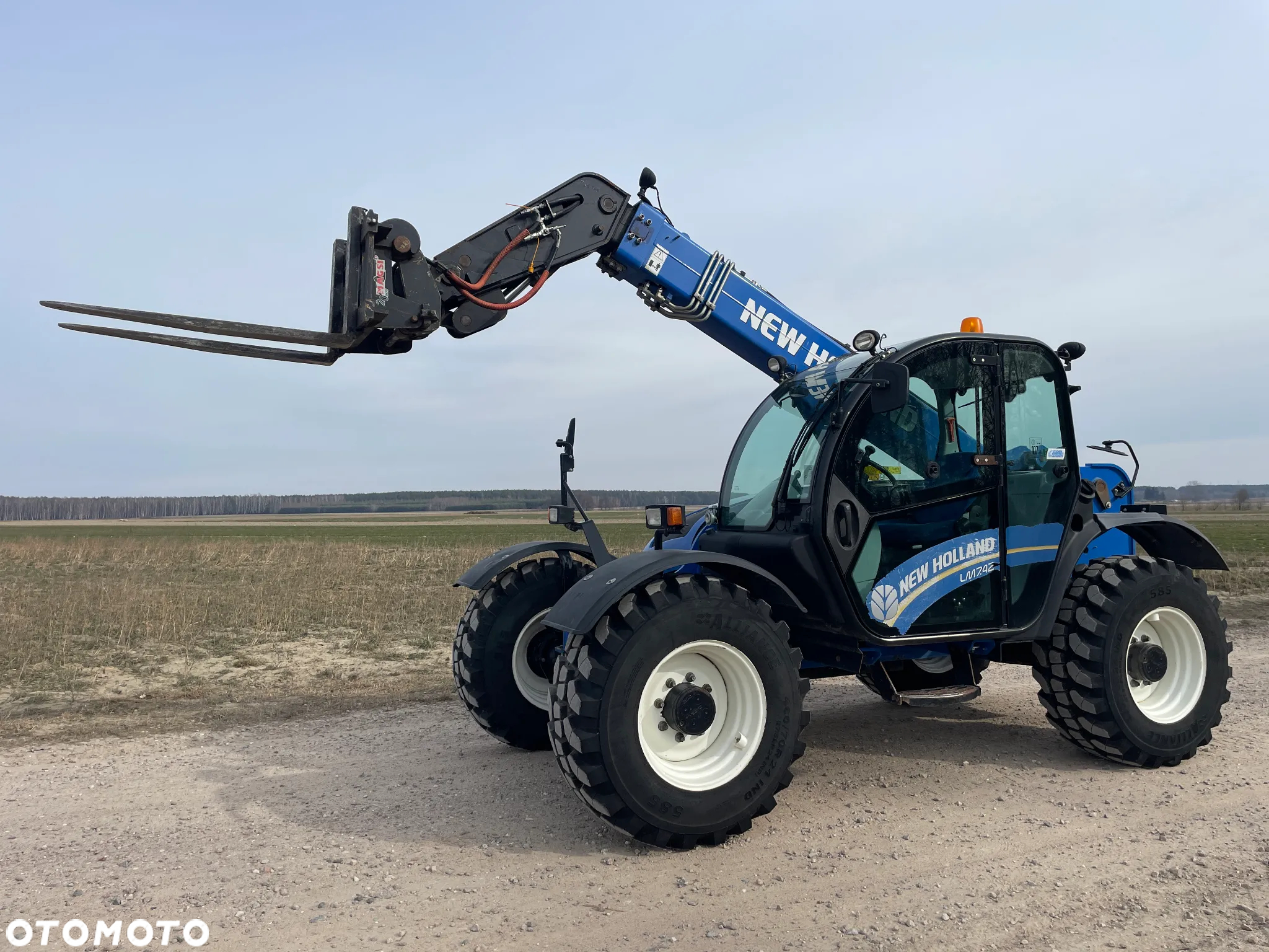 New Holland LM 7.42 - 2