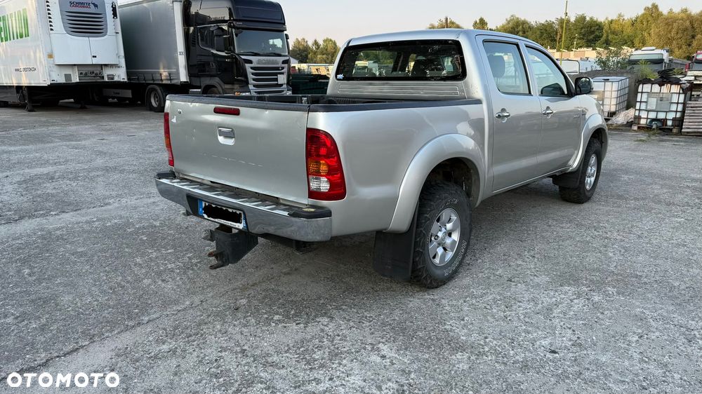 Toyota Hilux - 5