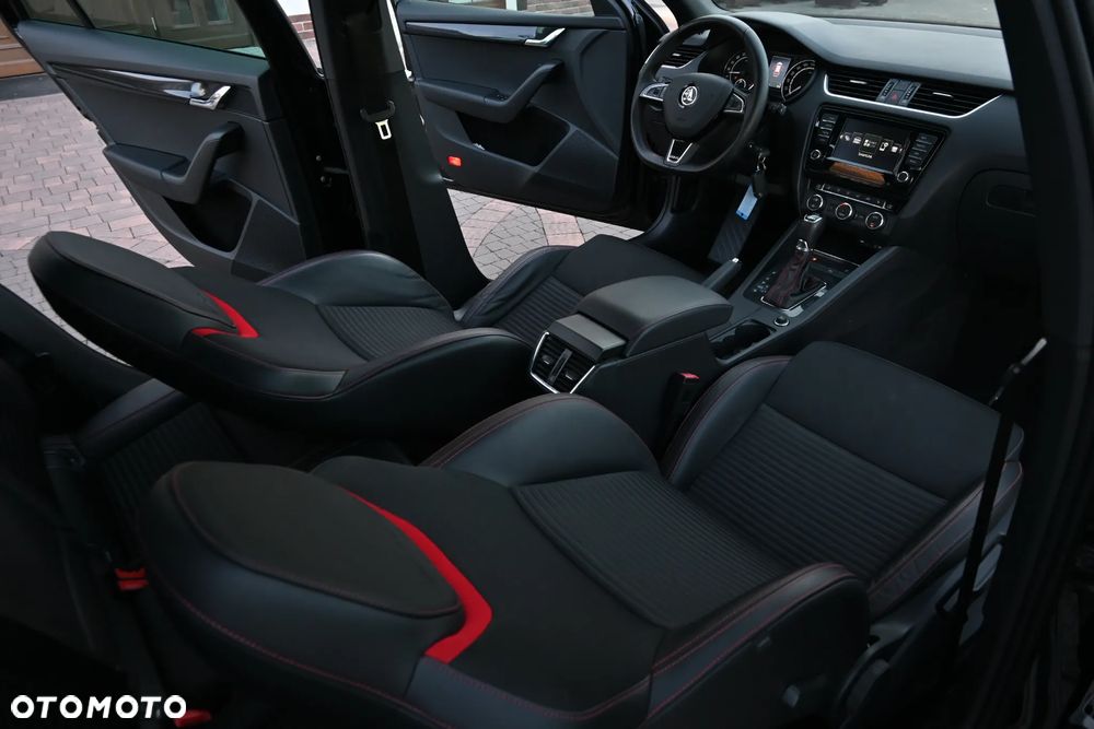 Skoda Octavia 2.0 TDI DSG RS - 24