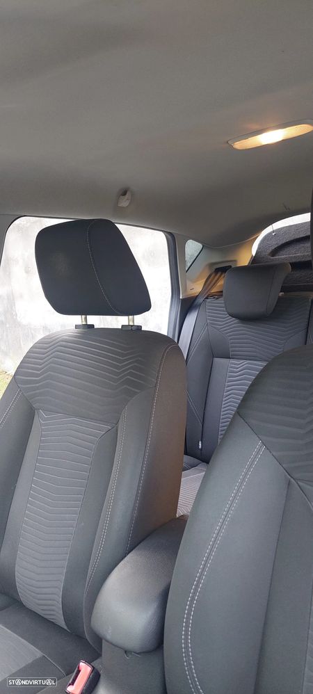 Ford Fiesta 1.0 T EcoBoost Titanium - 18